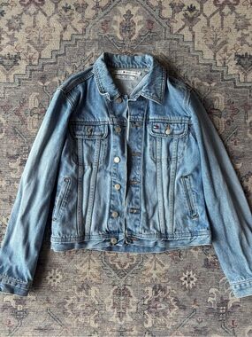 Tommy Hilfiger Light Wash Denim Jacket